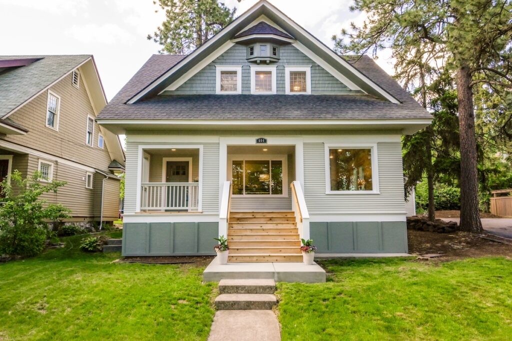 craftsman house on the hill